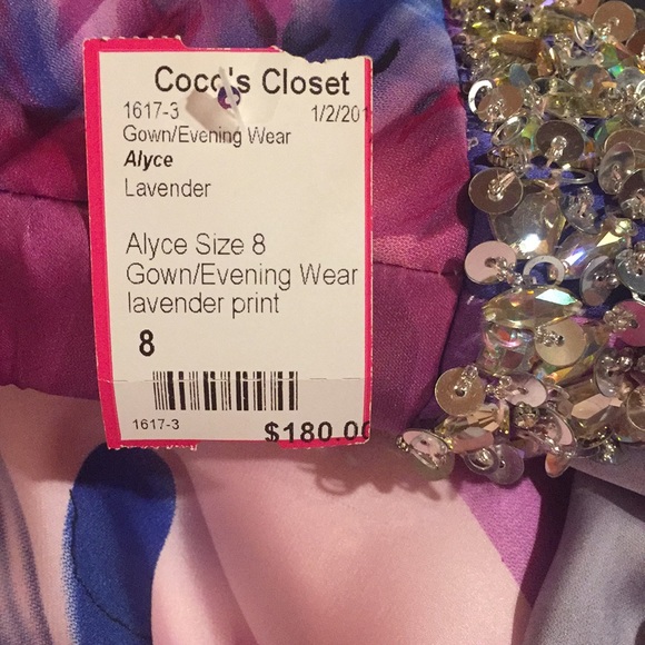 Never wore! Prom dress🌸 - Picture 6 of 8